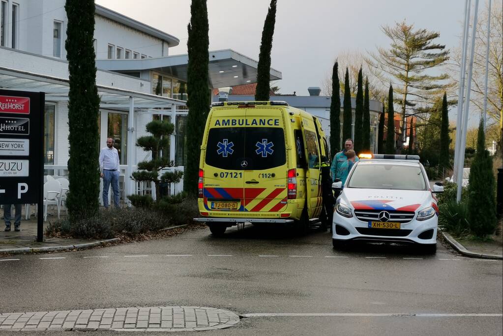 Twee fietser botesen opelkaar voor Hotel De Reehorst