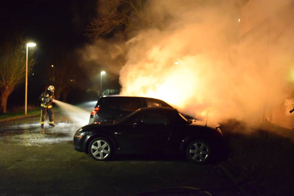 Meerdere auto's verwoest door een brand