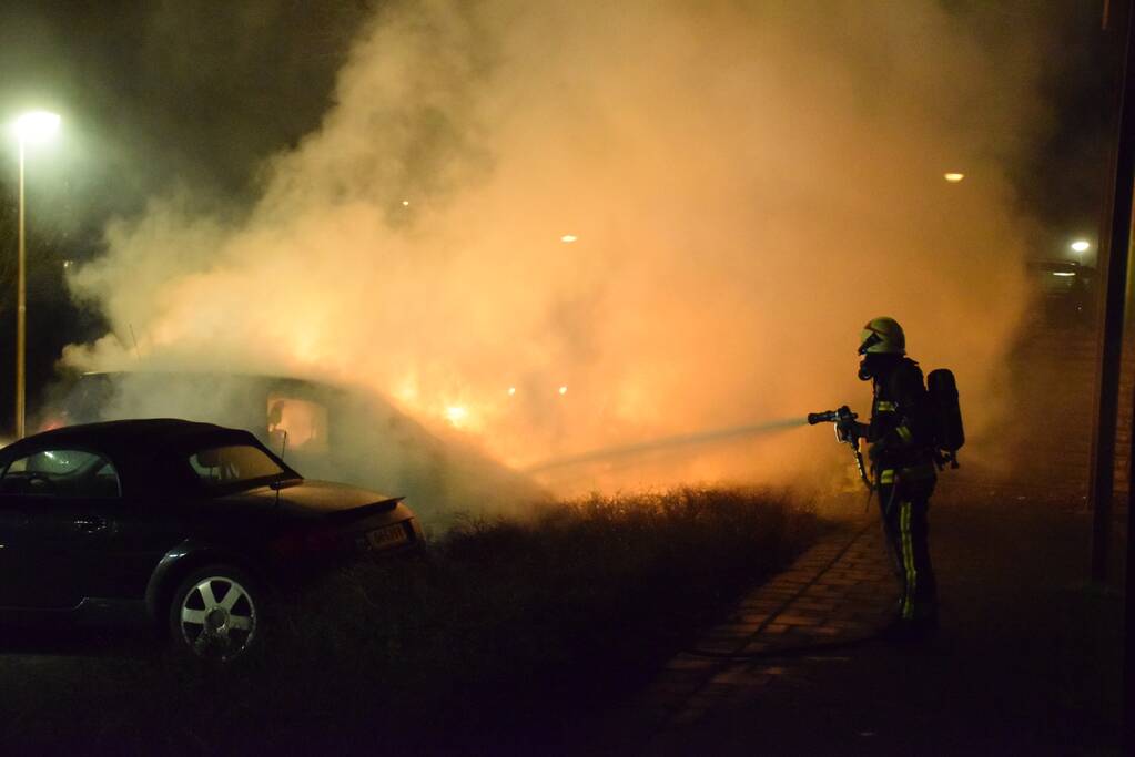 Meerdere auto's verwoest door een brand