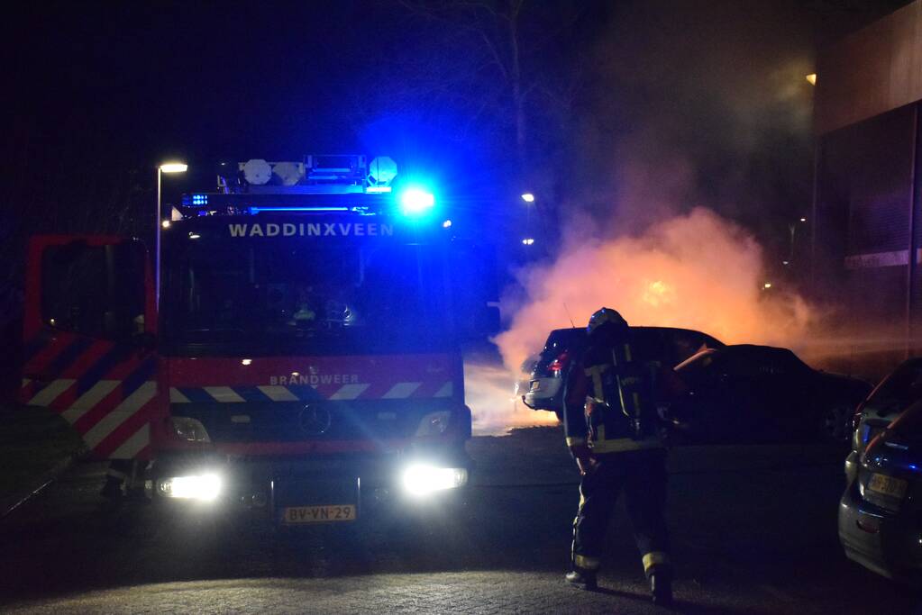 Meerdere auto's verwoest door een brand
