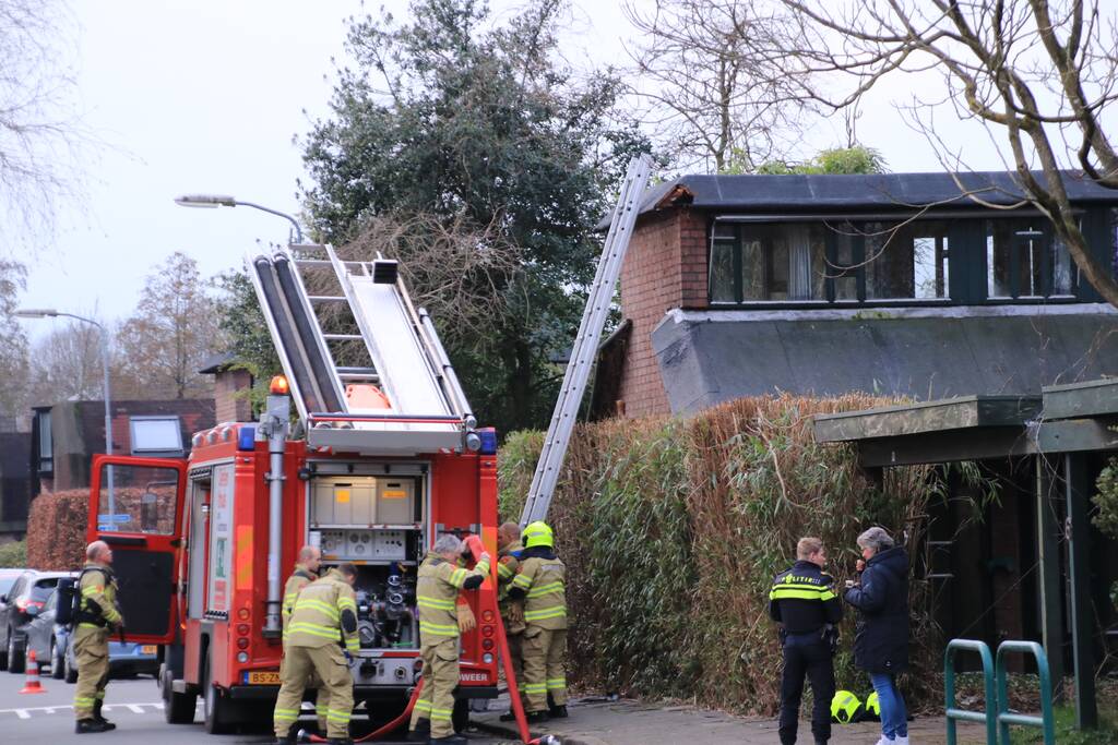 Klein brandje op dak van woning snel geblust