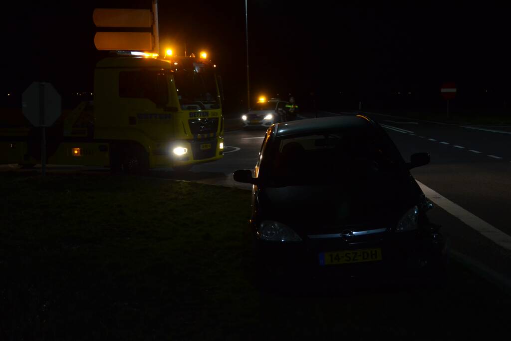 Schade na aanrijding tussen twee personenauto's