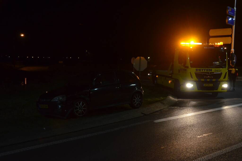 Schade na aanrijding tussen twee personenauto's