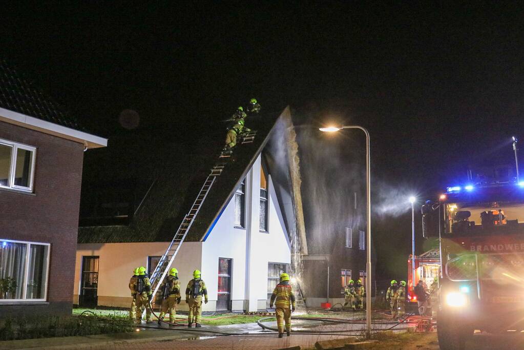Brand in woning met rieten kap