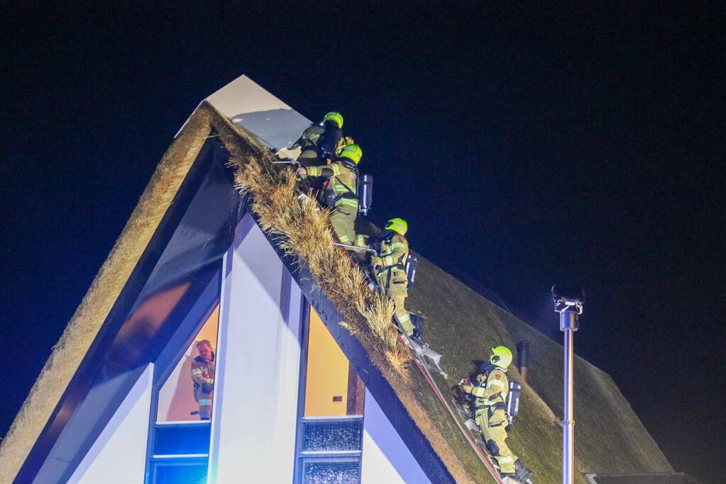 Brand in woning met rieten kap