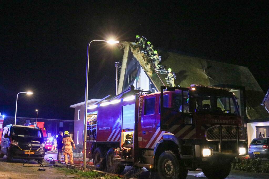 Brand in woning met rieten kap