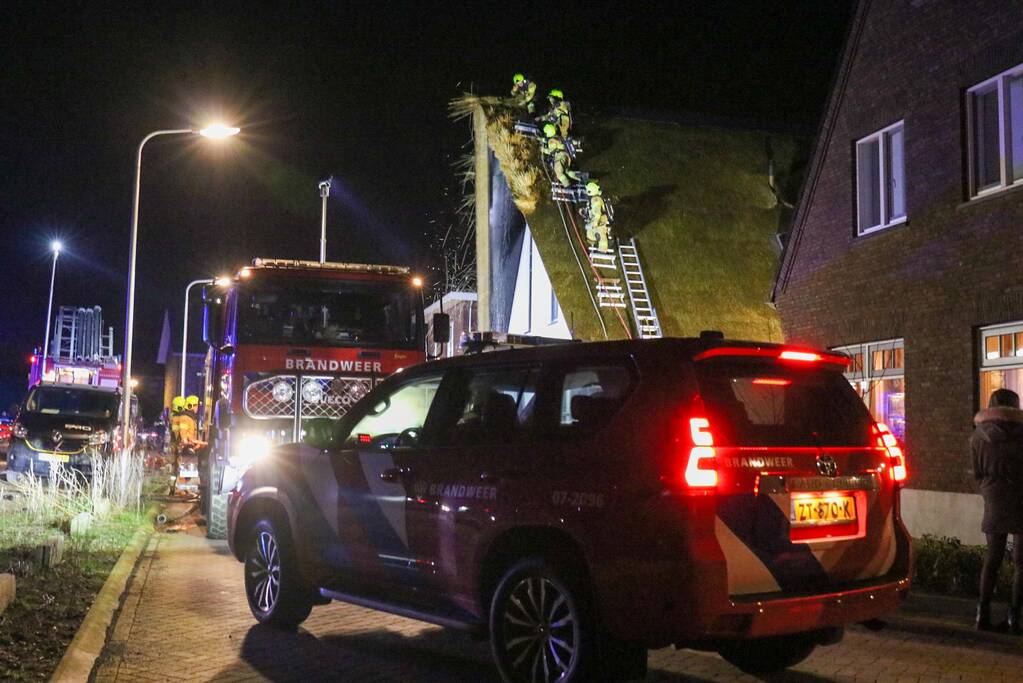 Brand in woning met rieten kap