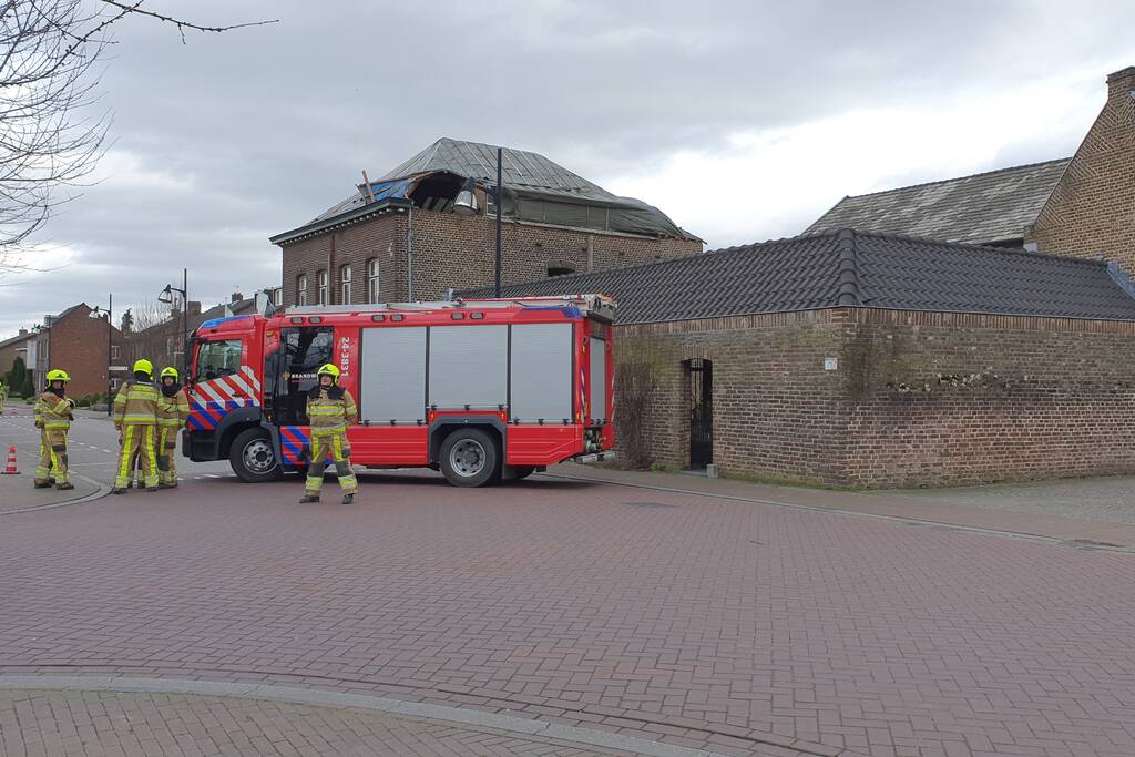 Dak van woning losgewaaid