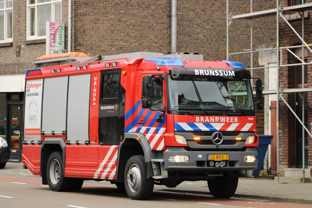 Hoge boom ingescheurd