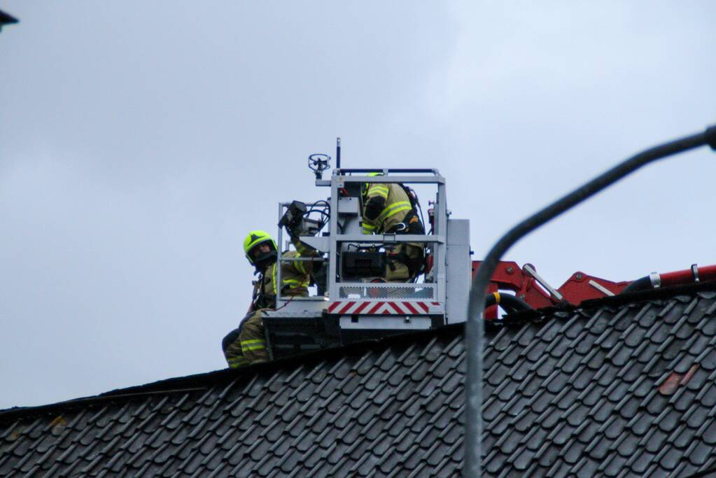 Dakbedekking laat los door harde wind