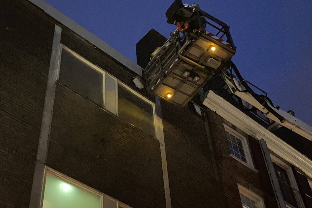 Gevelplaat pand losgewaaid