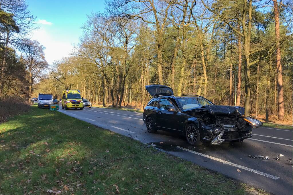 Meerdere voertuigen betrokken bij kop-staartbotsing