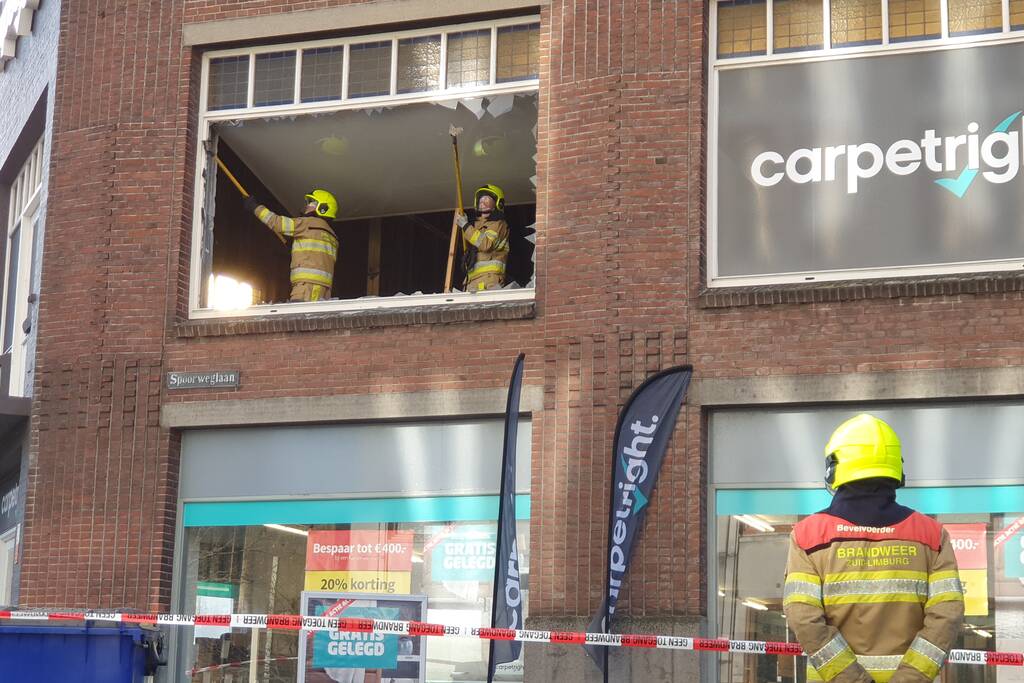 Raam gesprongen door harde wind