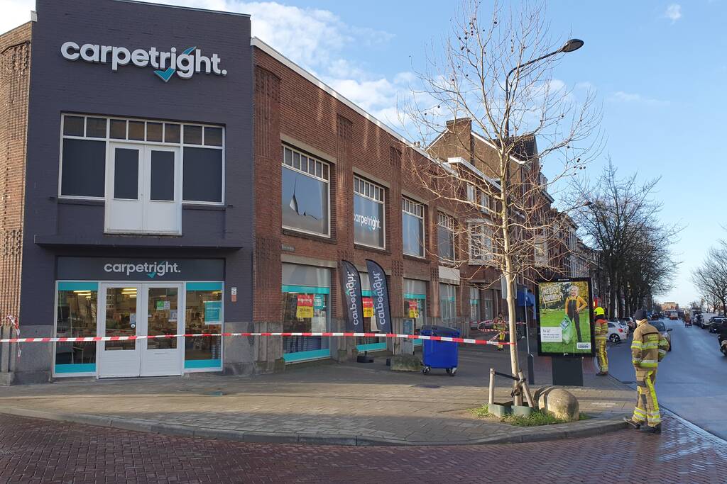 Raam gesprongen door harde wind