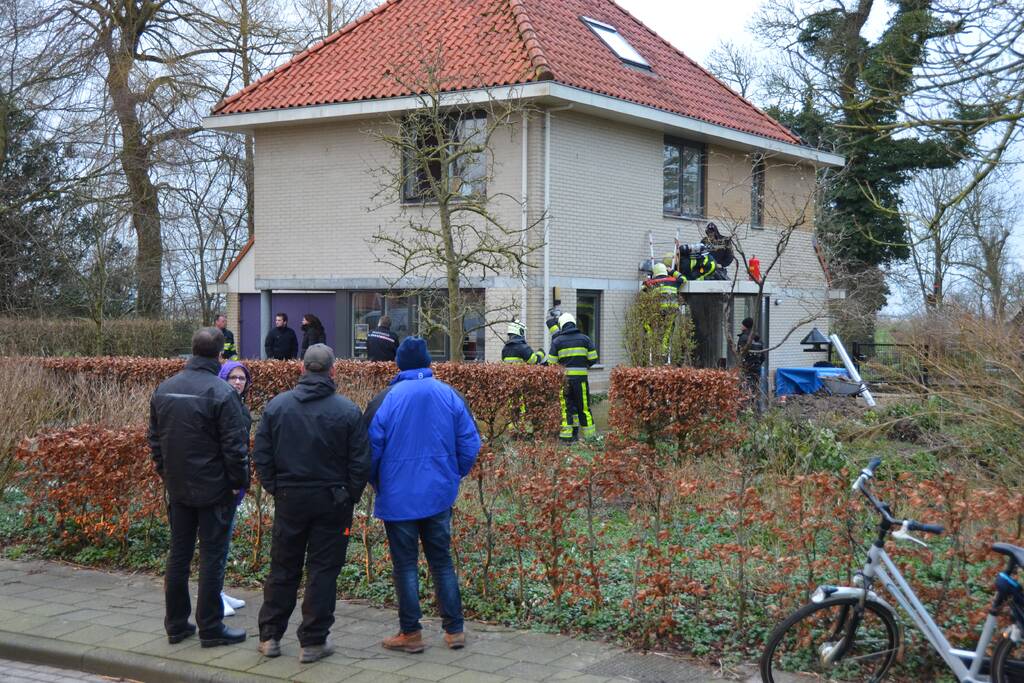 Brand op dak van erker na werkzaamheden