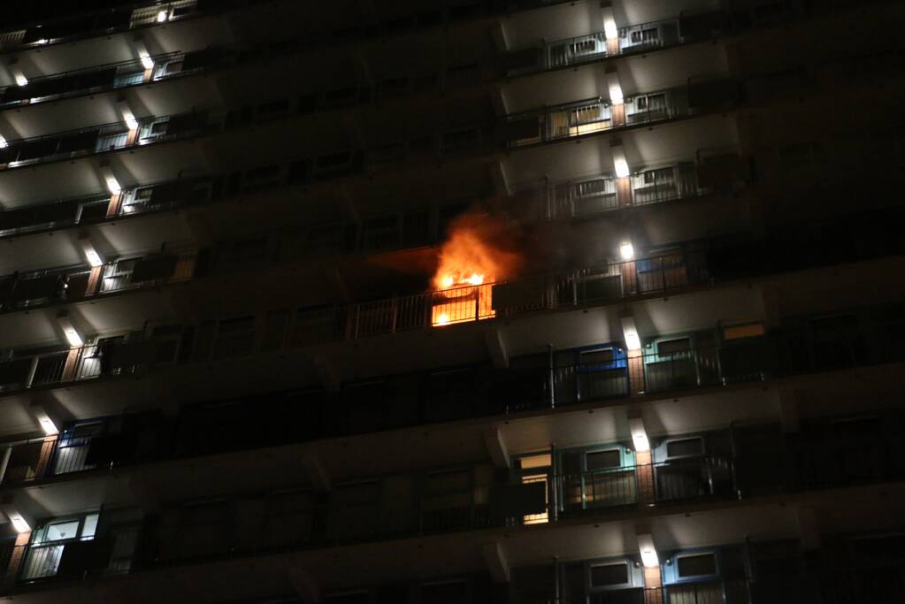 Gewonde bij uitslaande brand in flat