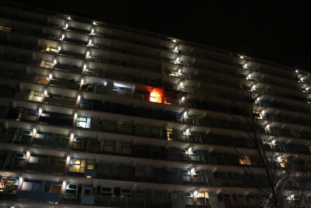 Gewonde bij uitslaande brand in flat
