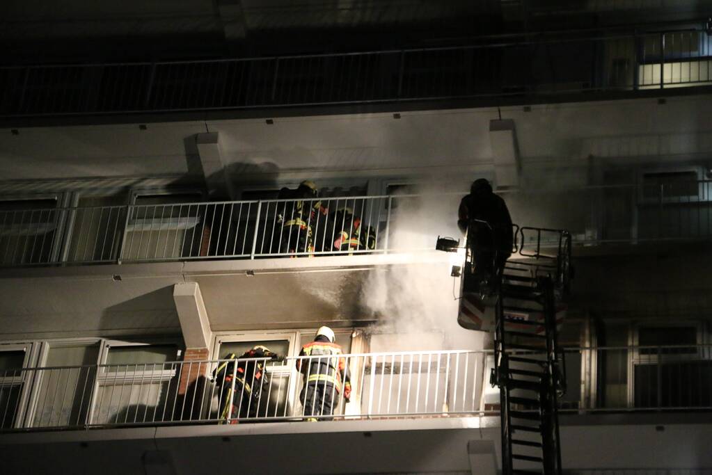 Gewonde bij uitslaande brand in flat