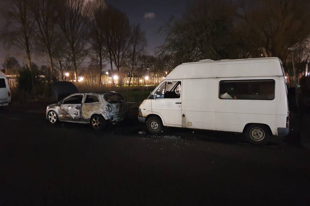 Auto verwoest door brand