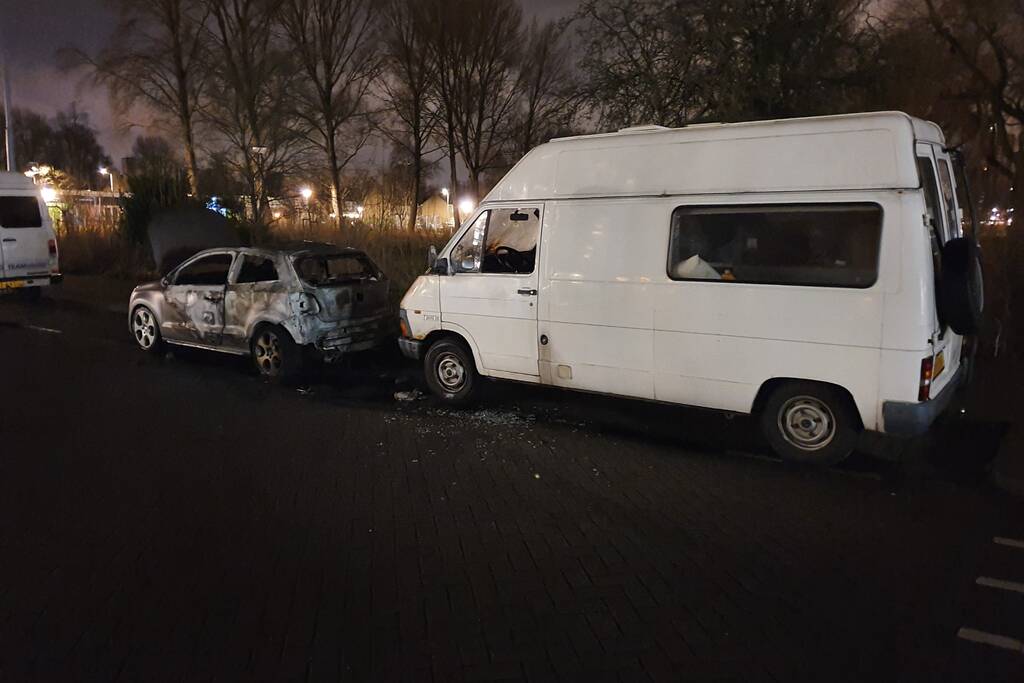 Auto verwoest door brand