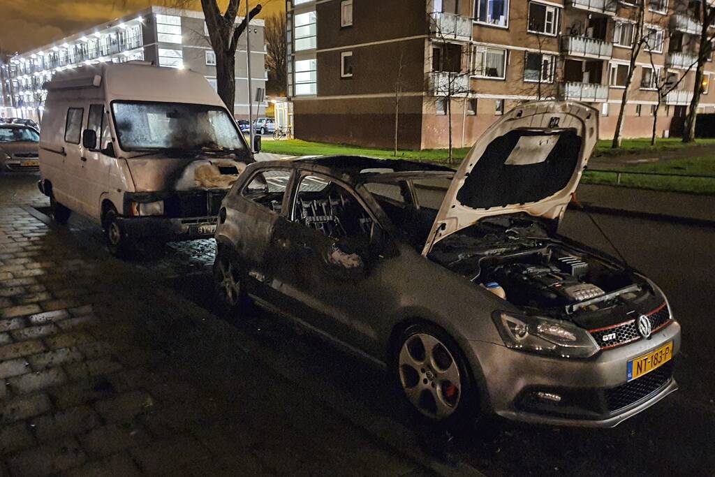 Auto verwoest door brand