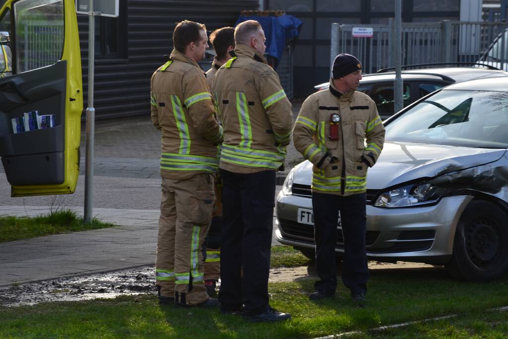 Tram en personenauto botsen op elkaar