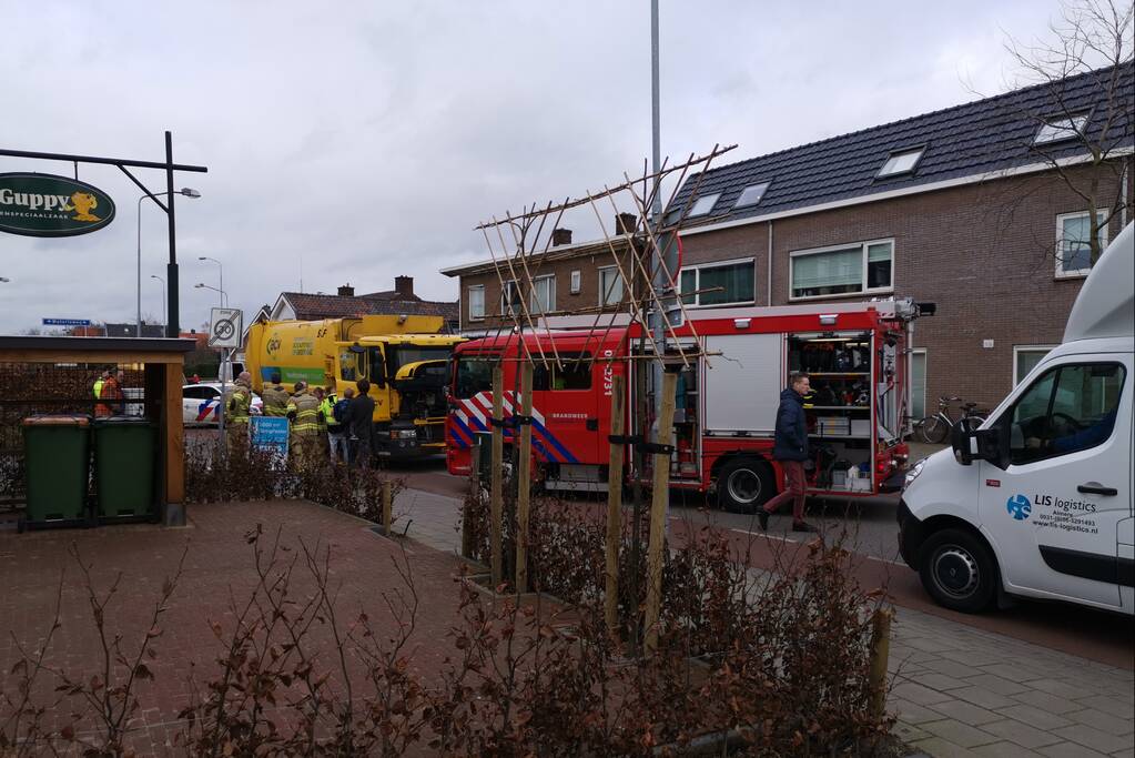 Vrachtwagen vat vlam