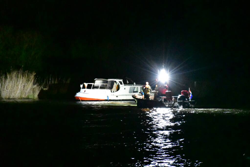 Plezierjacht met motorproblemen komt stil te liggen