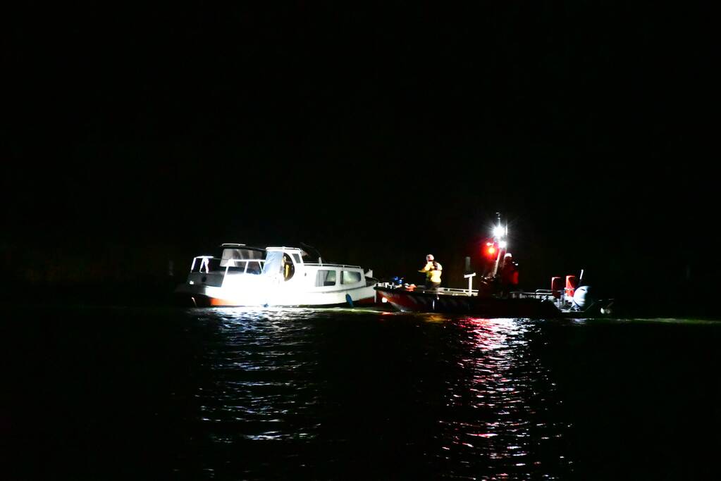 Plezierjacht met motorproblemen komt stil te liggen