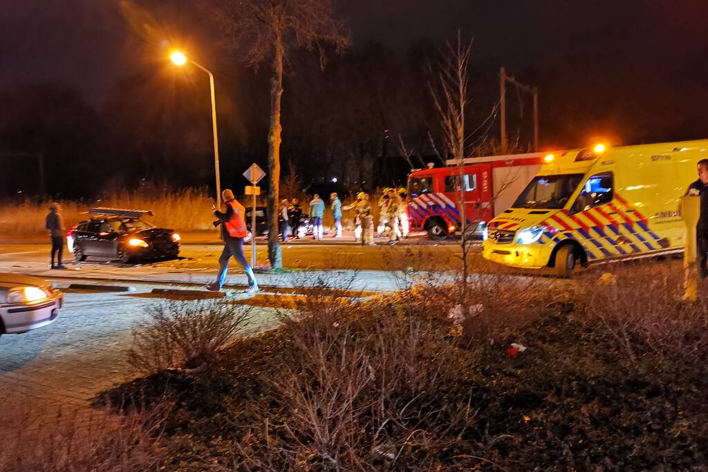 Gewonde na frontale aanrijding op kruising