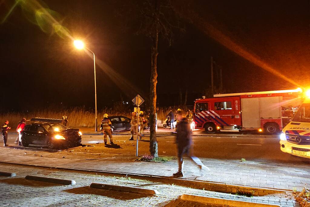 Gewonde na frontale aanrijding op kruising
