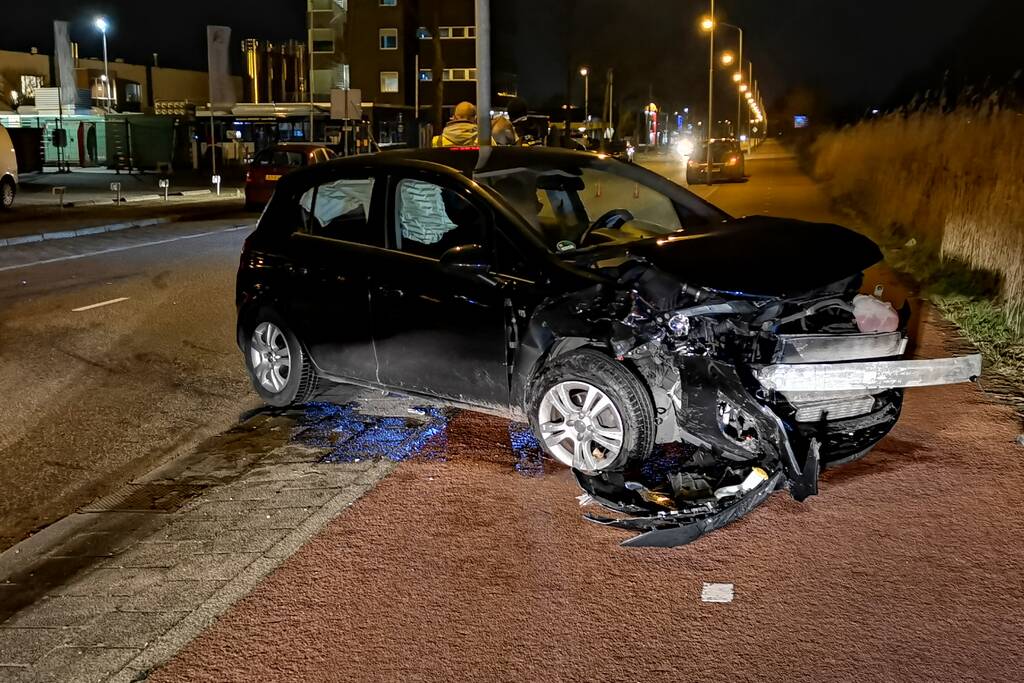 Gewonde na frontale aanrijding op kruising