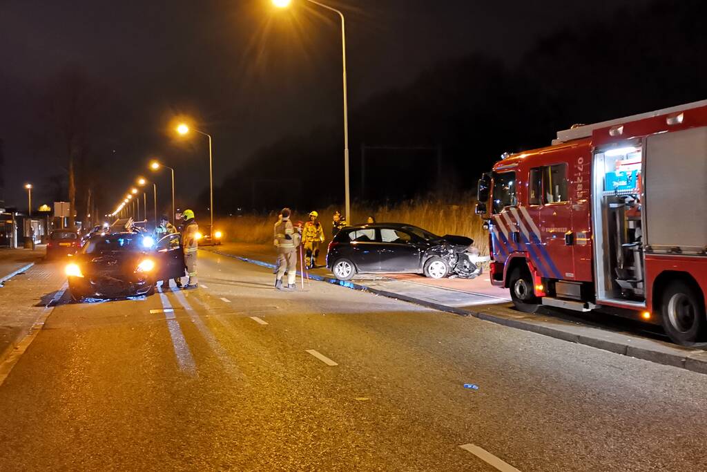 Gewonde na frontale aanrijding op kruising