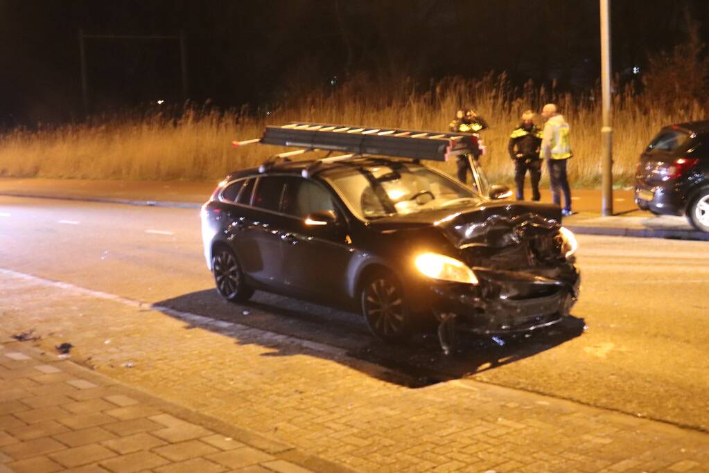 Gewonde na frontale aanrijding op kruising