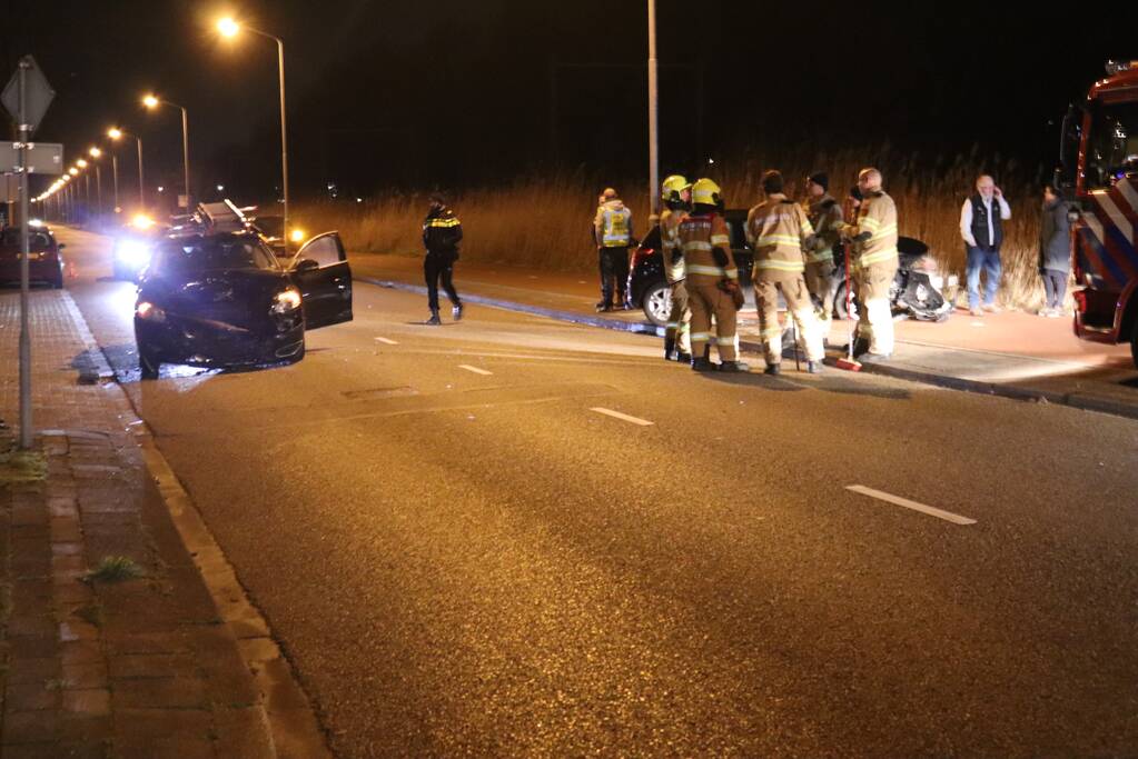Gewonde na frontale aanrijding op kruising