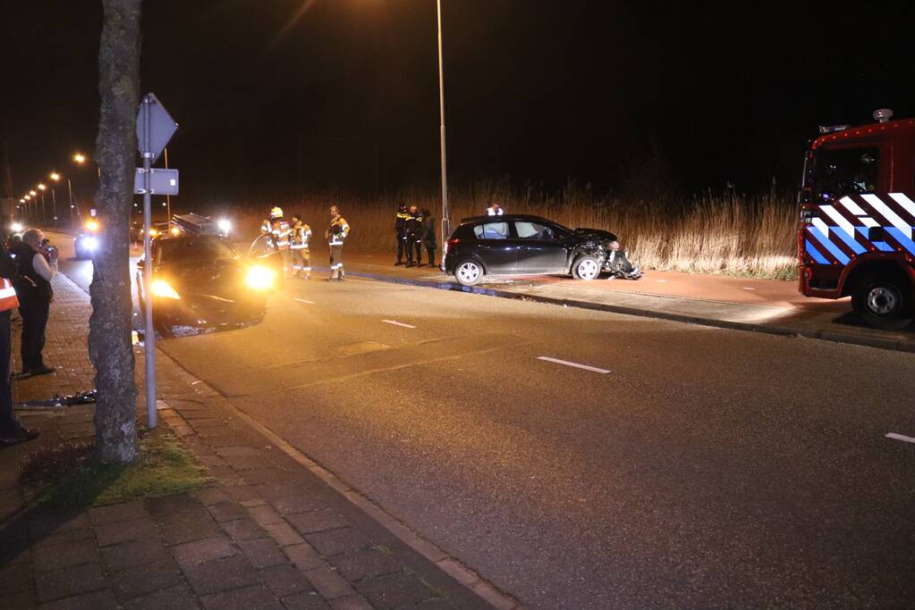 Gewonde na frontale aanrijding op kruising