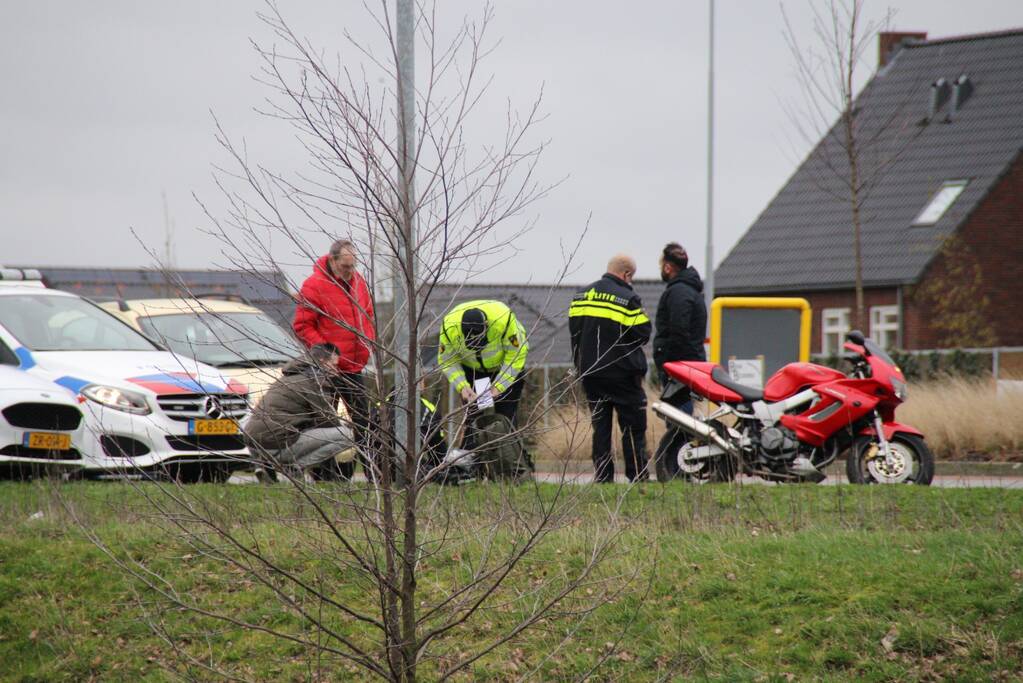 Motorrijder gewond bij ongeval op rotonde