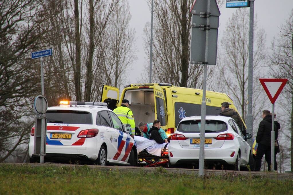 Motorrijder gewond bij ongeval op rotonde