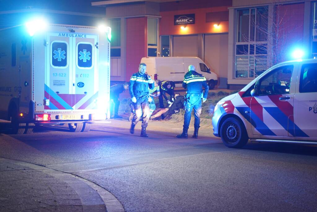 Man in been geschoten op parkeerplaats