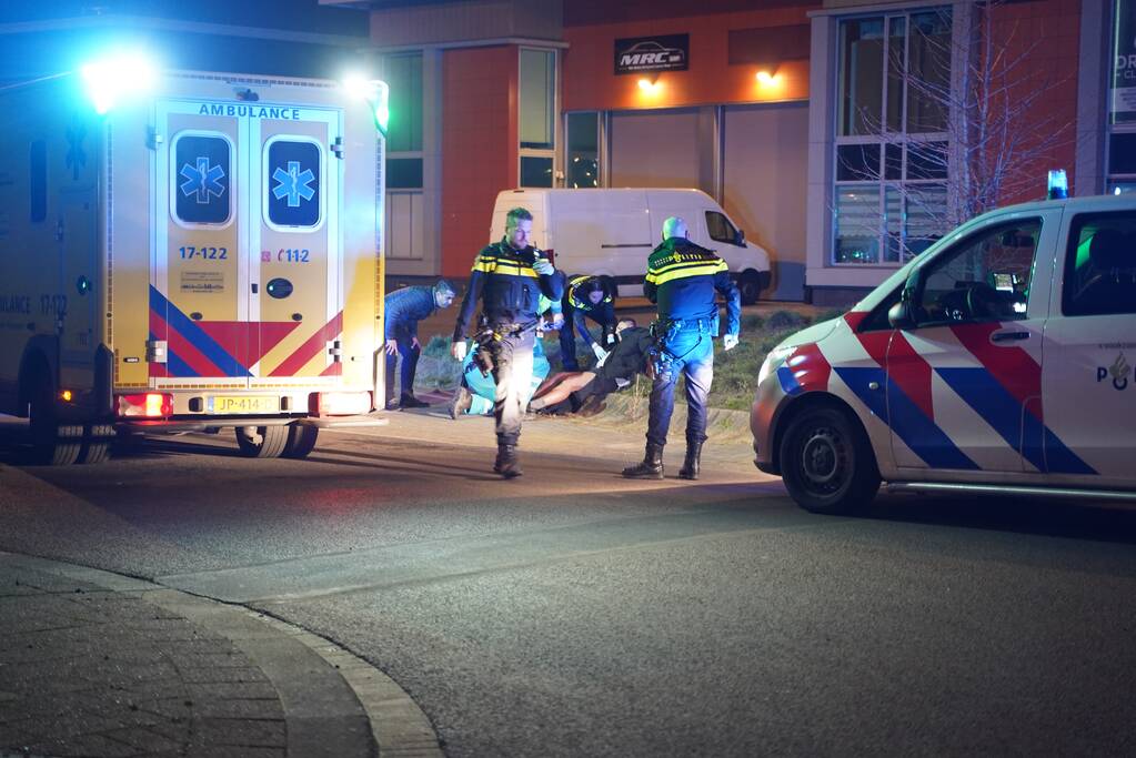 Man in been geschoten op parkeerplaats