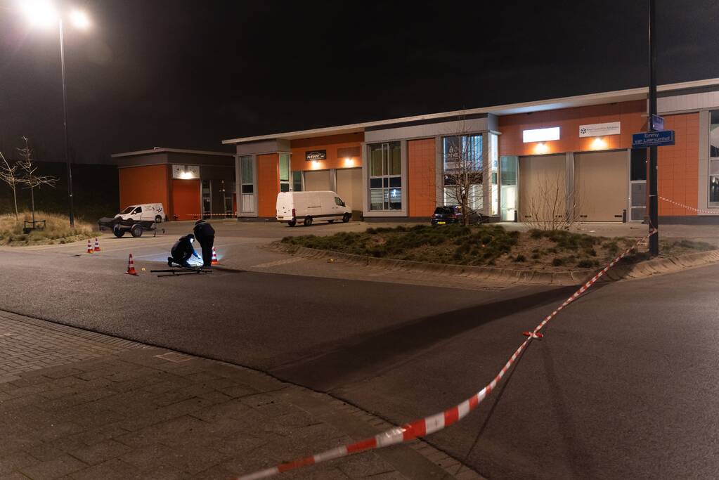 Man in been geschoten op parkeerplaats