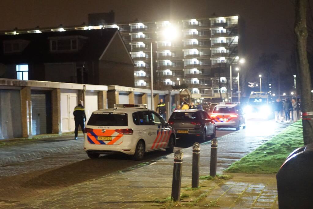 Één dode en drie gewonden bij steekpartij, verdachte aangehouden