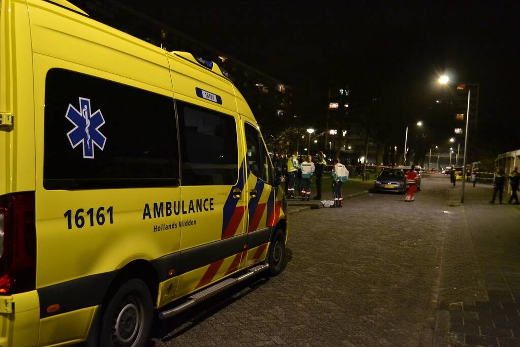 Één dode en drie gewonden bij steekpartij, verdachte aangehouden