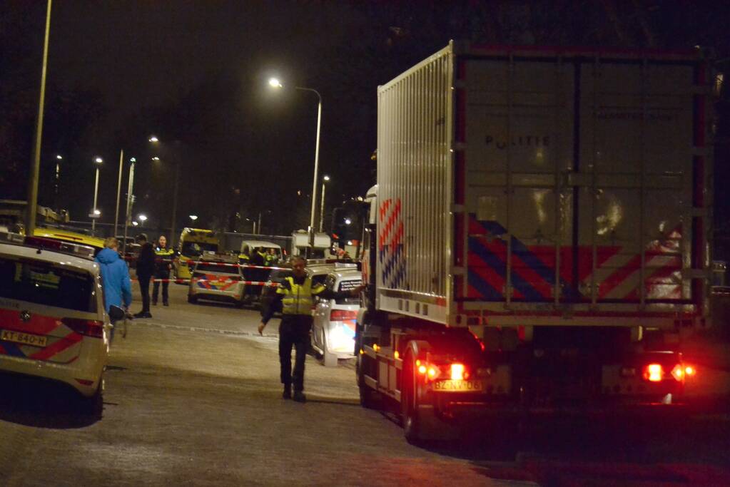 Één dode en drie gewonden bij steekpartij, verdachte aangehouden