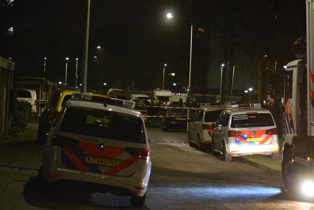 Één dode en drie gewonden bij steekpartij, verdachte aangehouden