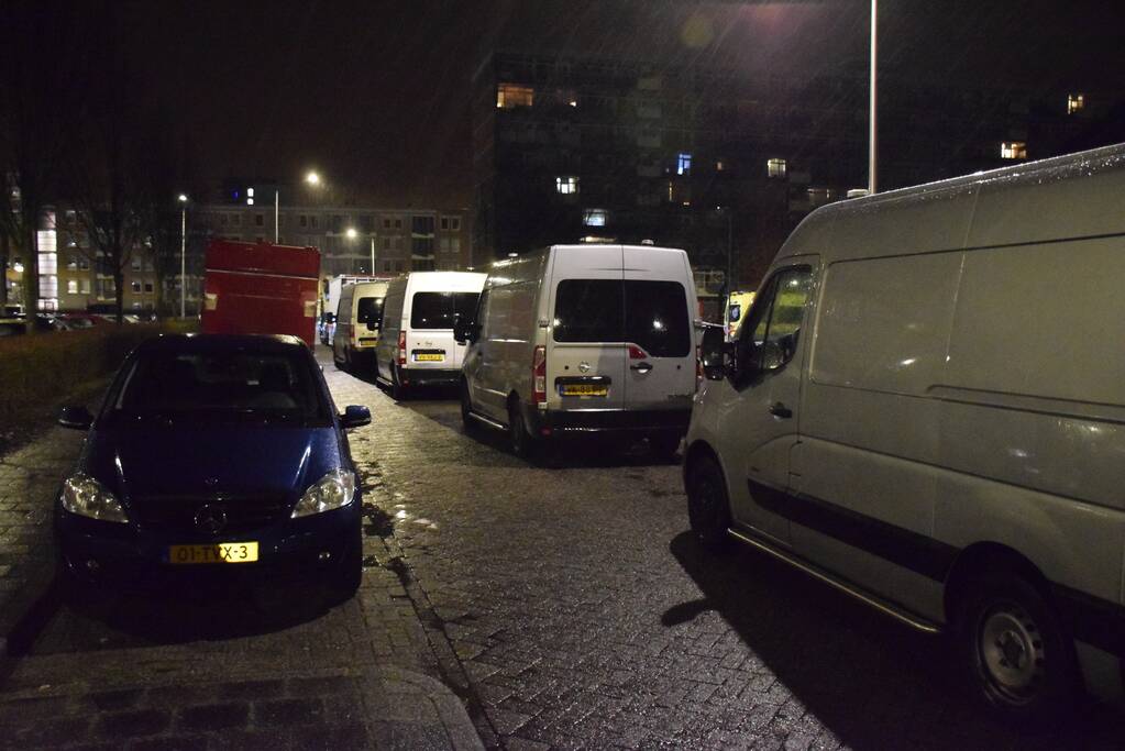 Één dode en drie gewonden bij steekpartij, verdachte aangehouden