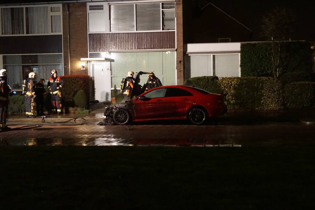 Zoveelste auto in brand