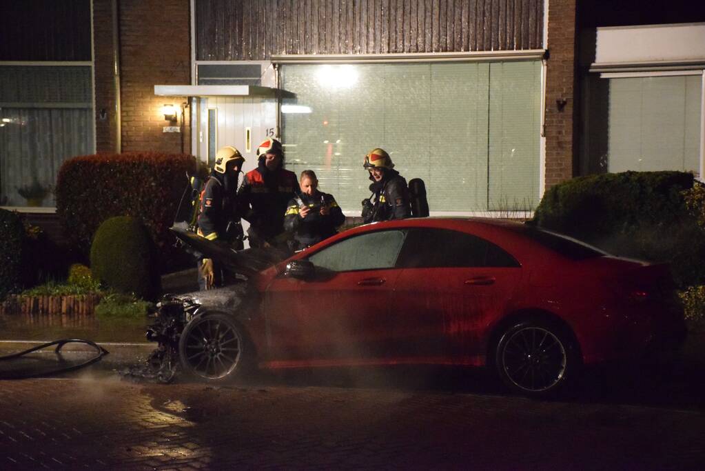 Zoveelste auto in brand