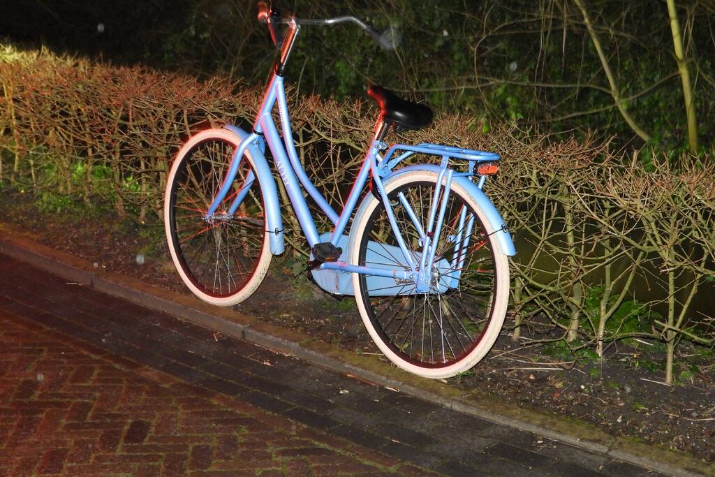 Persoon uit het water gered