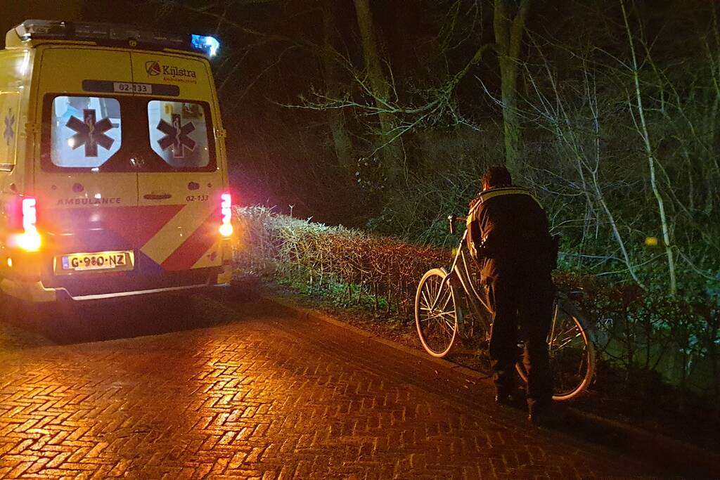 Persoon uit het water gered